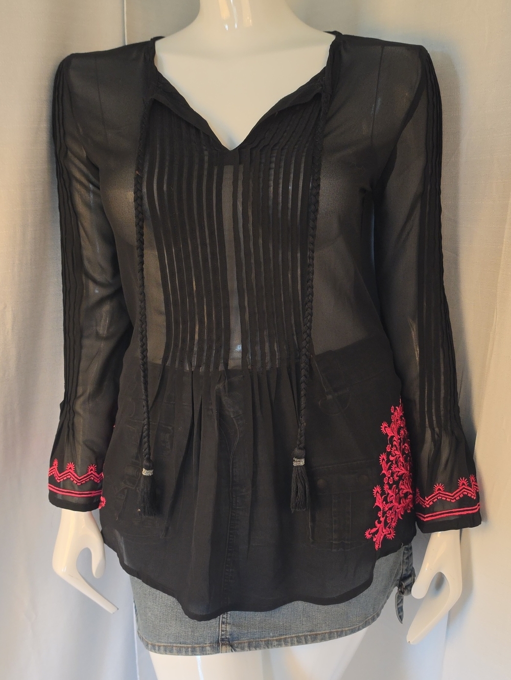 Rock & Roll Cowgirl Black Sheer Blouse with Pink Embroidery Size Small